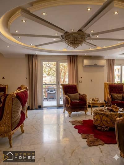شقه مميزه جدا للبيع في مدينة الرحاب تجمع بين الهدوء و الراحه بتشطيبات خاصه وموقع مميز بالاضافه الي وجود جميع الخدمات لها