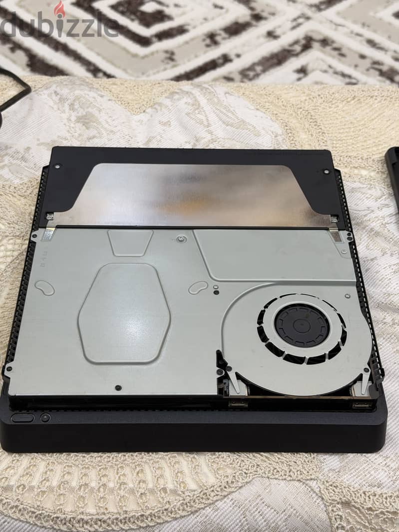 PS4 Slim 3