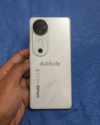 Vivo V40