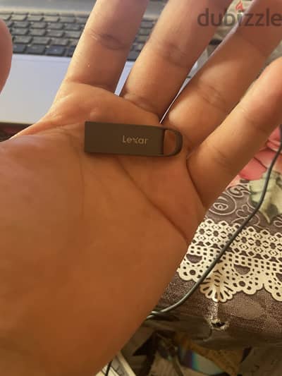 فلاشة ١٦ جيجا لم تستخدم lexar