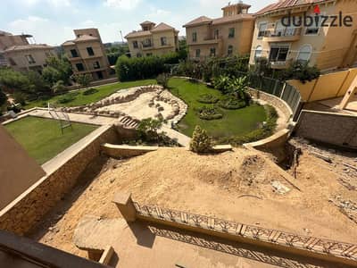  فيلا فاخرة 600م للبيع في كمبوند ريحانة