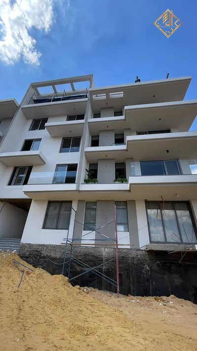 Apartment for sale in a prime location on Al-Wahat Road, with a 10-year installment plan.