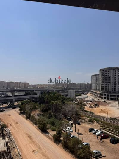 شقة 130 متر — غرفتين في Orouba Skyline وبحري صريح