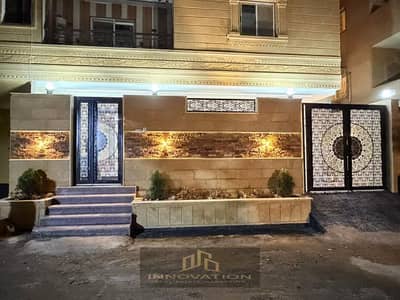للبيع ڤيلا 215 متر ارضي واجهه مدخل خاص بحديقه حرف L بمدخل سياره، مرتفعه عن الشارع، تحتها جراچ