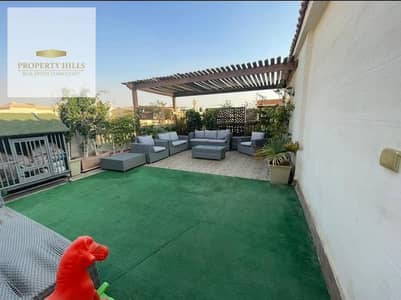 Villa for sale in a compound of villas only, ready for delivery and viewing, with 30% cash only for contracting in a lively location next to the American University.