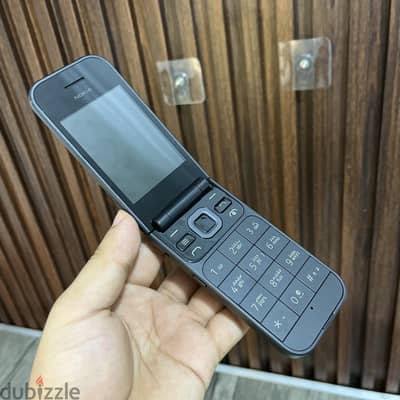 موبايل قابل للطي Nokia 2720 – 4G بشريحتين وشاشة مزدوجة