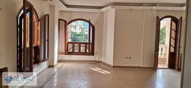 Unfurnished apartment for rent in the First District (Villas Zone) of New Cairo’s Fifth Settlement; situated directly on the main Teseen Street,