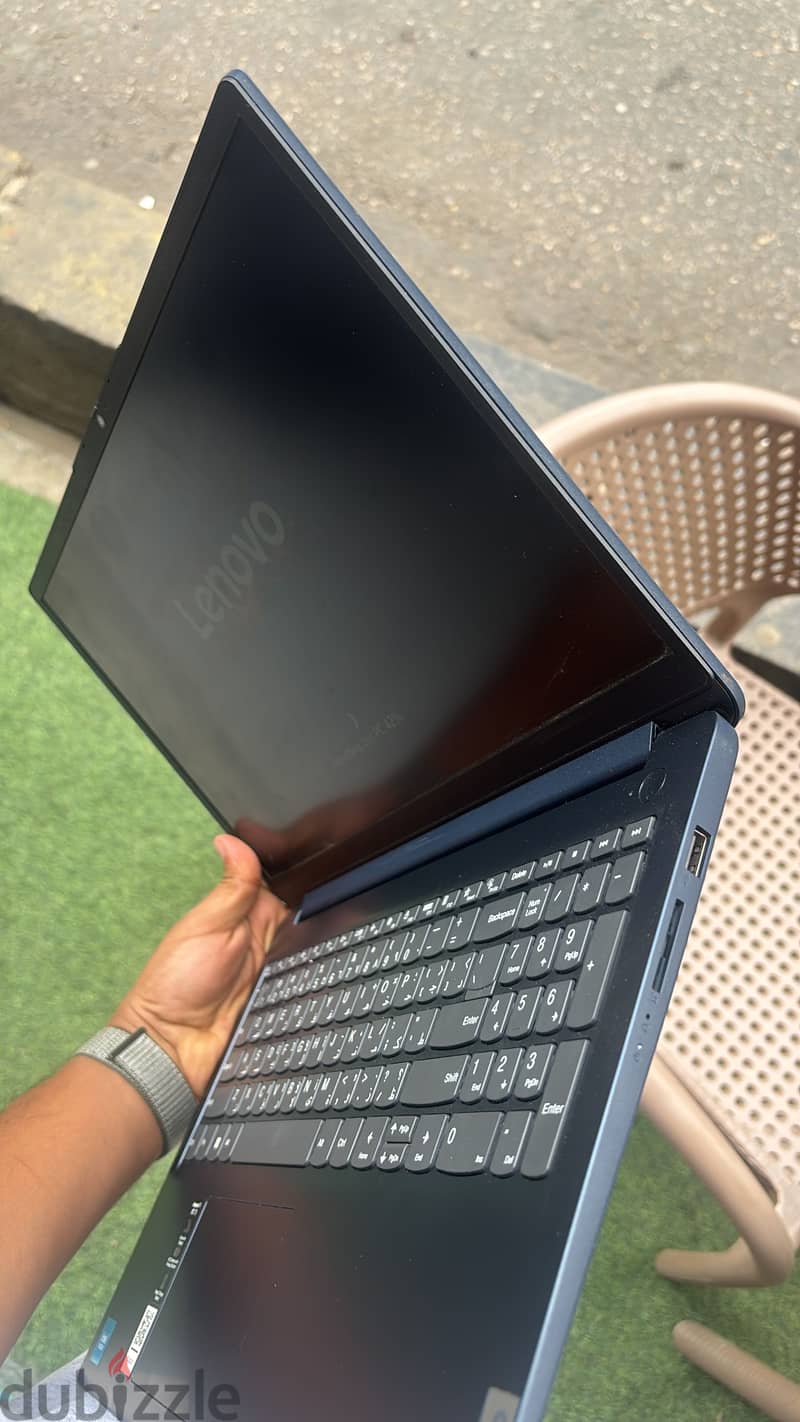 Lenovo ideapad 1 5