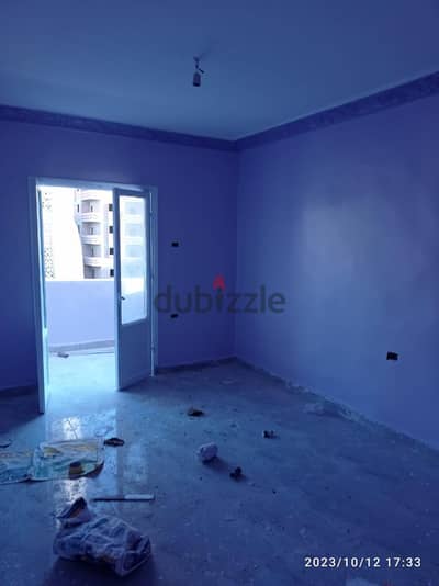 نقاش مش هتلاقي زيه في الدهانات في النقاشه مصر الجديده اسرع شغل
