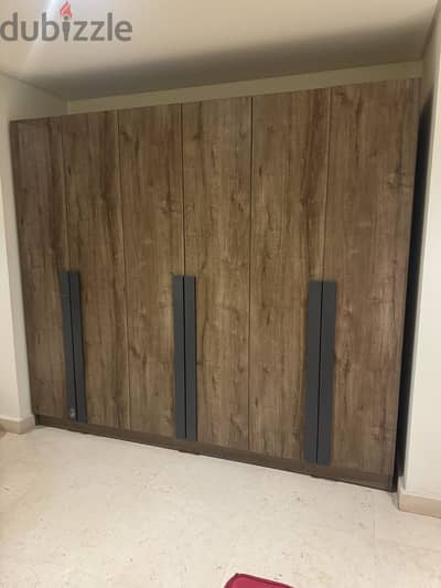 Wardrobe / دولاب كبير