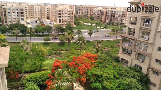 135-square-meter furnished apartment for rent in Madinaty (Zone B2, 6th floor). It features a wide garden view and is close to all amenities.