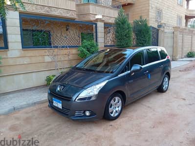 بيجو 5008 2013