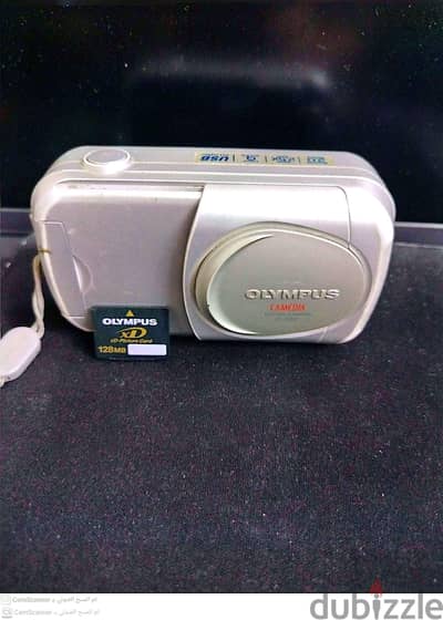 للبيع: كاميرا رقمية كلاسيكية Olympus Camedia D-390 (Vintage Digicam