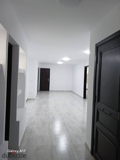 Ground floor with a private entrance and a large garden, commercial and administrative in Zahraa Al Maadi, eighth district