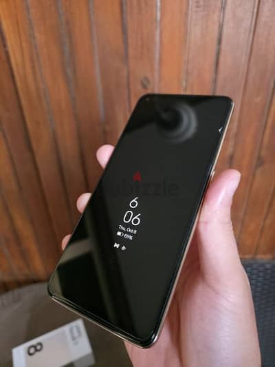 oppo reno 8t 4g اوبو رينو ٨ بحالة ممتازة
