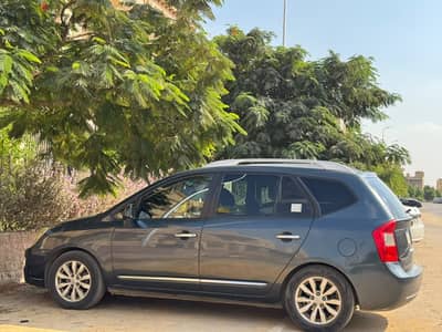 Kia Carens 2011 Second