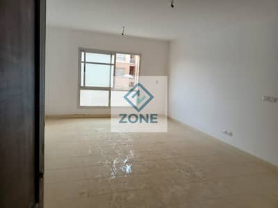 شقة للايجار قانون في مدينتي B11 مساحة 116 متر امام مول All Season park