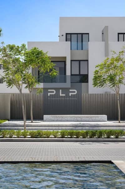 An incredible deal: a fully furnished, detached villa available for ready to move with a landscape view, located in Al Burouj Compound.