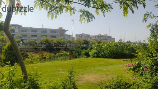شقة 140م + 80م حديقة للبيع في مدينتي B12 مجموعة 122 أمام All Seasons Park
