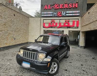 جيب شيروكى 2013 فبريكة بالكامل بالداخل و بالخارج / بدون أى دهان نهائ