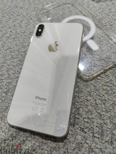 iphone Xs max 256  بالعلبه مش مفتوح