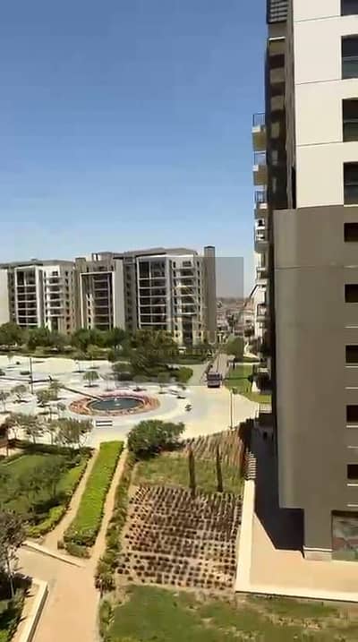 شقة أول سكن للإيجار كمبوند أبراج زد ويست | 105م² | غرفتين و2 حمام | الدور الخامس | مطبخ وتكييفات | 30 ألف نهائي