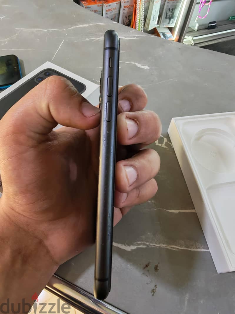 Apple - iPhone 11 5