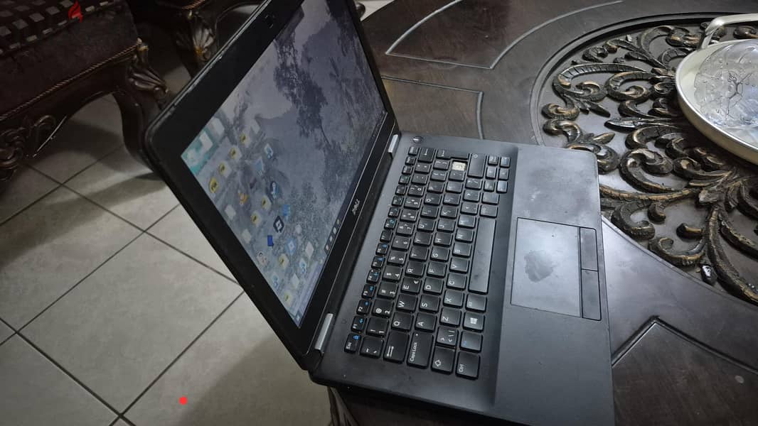 Dell Latitude E7270 3