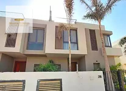 تاون هاوس للبيع بسعر شقة – بخصم ل50% للكاش | فيو مفتوح في كمبوند البروج AlBurouj – الشروق