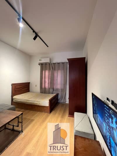 Furnished studio for rent in Beverly Hills | 50m + 100m outdoor | Open view