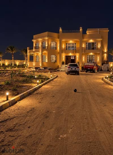 مزرعة 7 فدان بطريق أسيوط الغربي | فيلا فاخرة 300م + حمام سباحة + 4 أجنحة ماستر