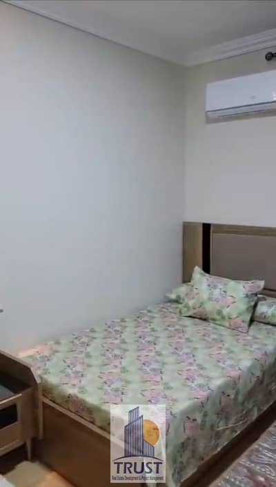 Furnished apartment for rent – Badr El-Din Buildings, Sheikh Zayed A very distinctive location next to all services, Mazar Mall and Badr El-Din Center Ultra super lux finishing Fully furnished – new furniture Fully air-conditioned All appliances are new Fourth floor – elevator Back view on the garden – H