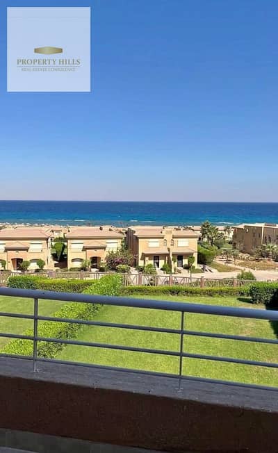 3-Bedroom Chalet with Private Garden for Sale in Telal El Sokhna – Open Sea View  A fully finished chalet with a private garden and a clear sea view,