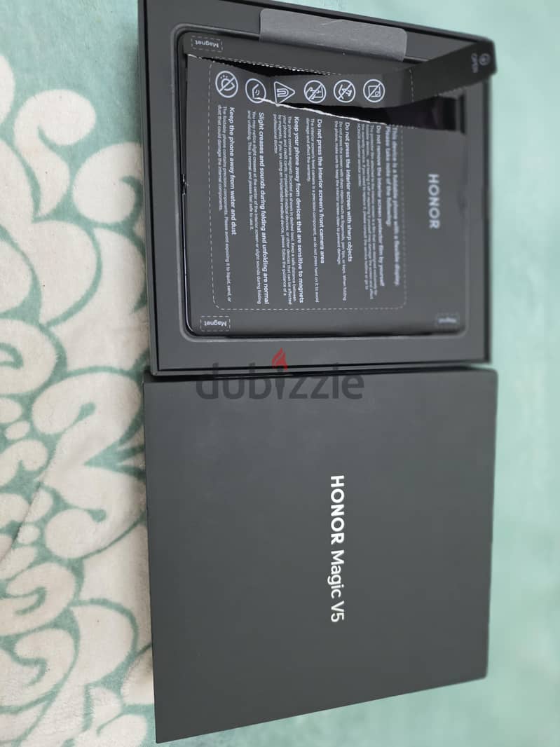 Honor Magic V5 3