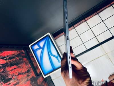 ipad air m2 128/8g like new literally. ايباد اير ام ٢ ومساحه ١٢٨ جيجا
