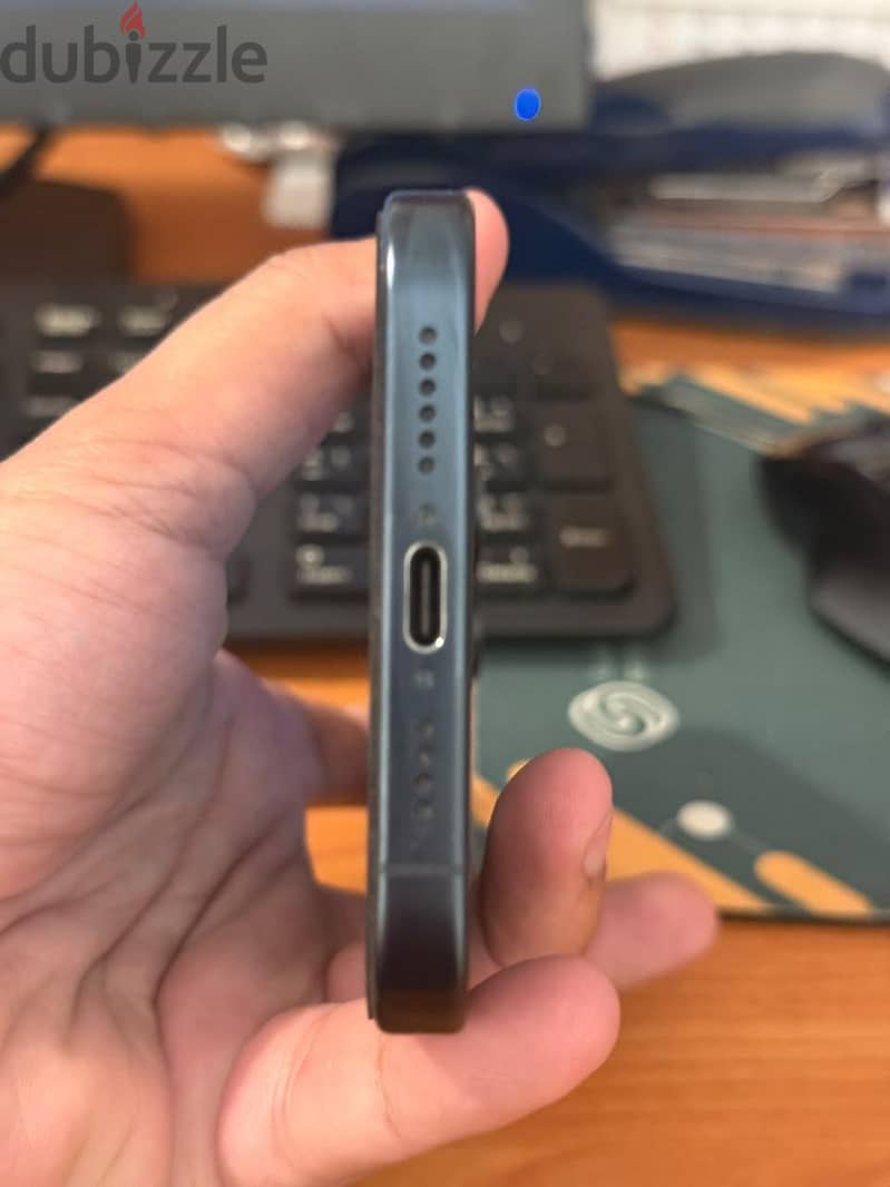 Apple - iPhone 15 Pro Max 2