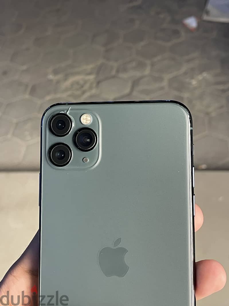 Apple - iPhone 11 Pro Max 4