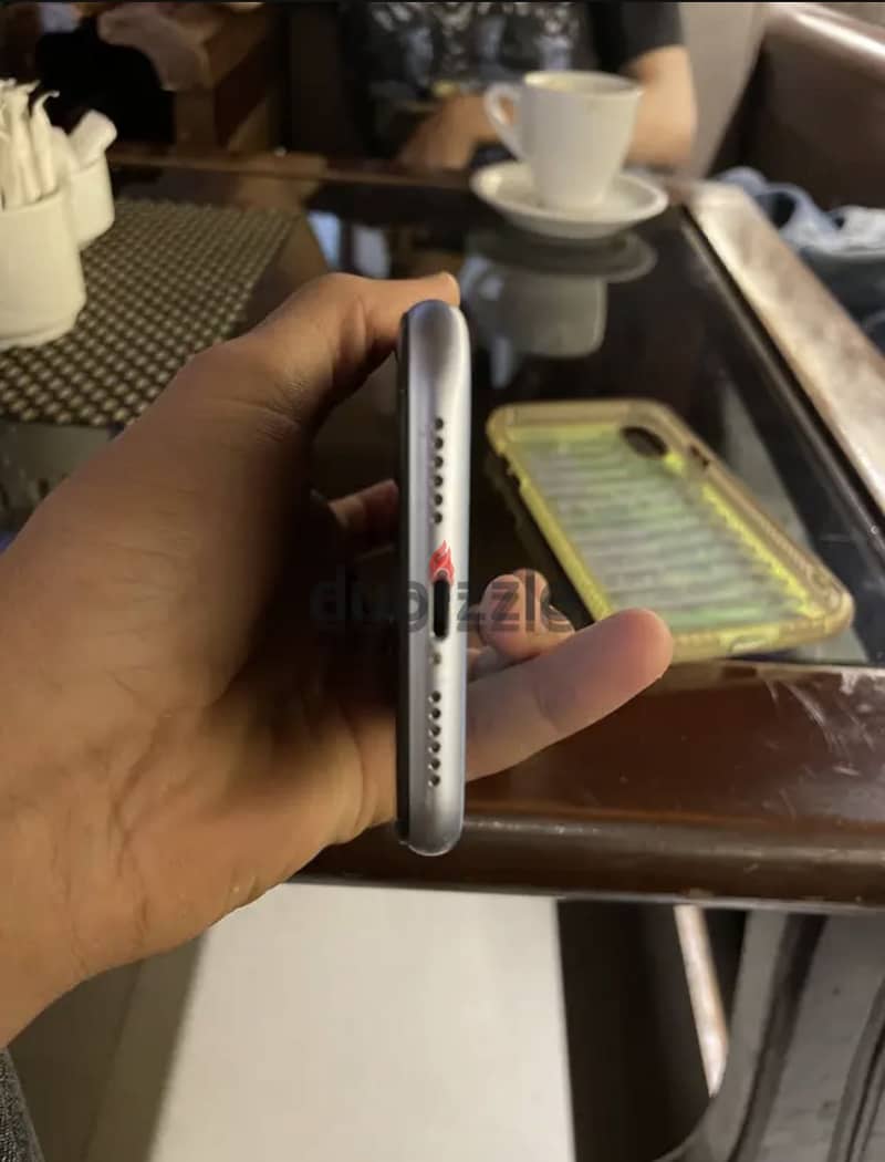 Apple - iPhone XR 2