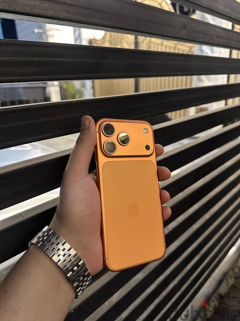 Apple - iPhone 17 Pro Max 1