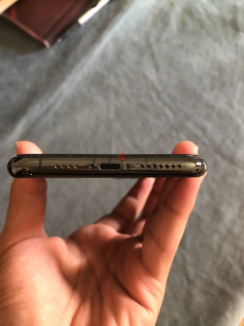 Apple - iPhone 11 Pro Max 2