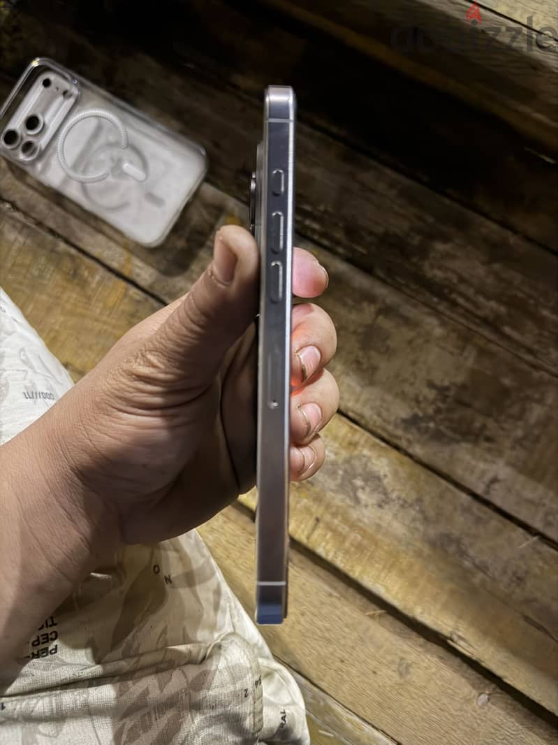 Apple - iPhone 16 Pro Max 3