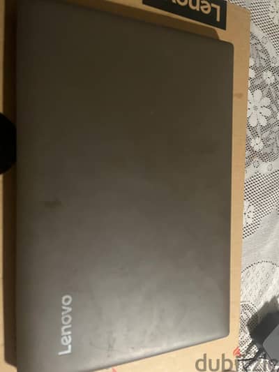laptop lenovo 330-15AST
