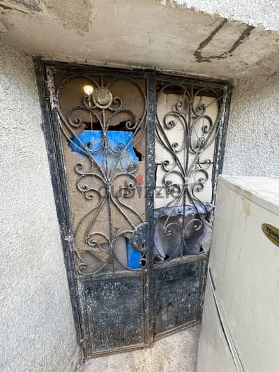 باب حديد