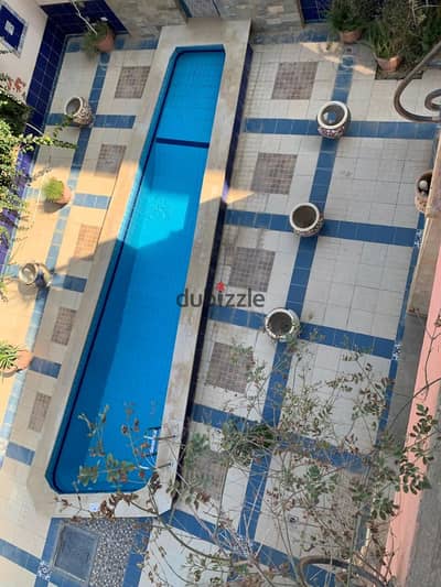 استوديو فرش مودرن في فيلا في سياحية الاولى