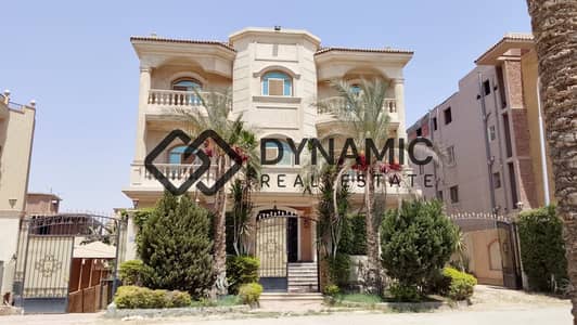 فرصة استثمارية مميزة | غرب سوميد | فيلا كاملة مقسمة إلى 4 شق