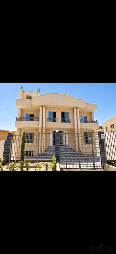Apartment in a villa for sale 200 meters overlooking the sea with an open view in a very distinctive location, the first balcony in the outstanding villas in Badr City, just minutes from Mall of Egypt and Downtown, a street full of residents and lively 3 bedrooms and a super-luxury reception area of 200 square meters, first floor first balcony, 3 million 100 thousand required,