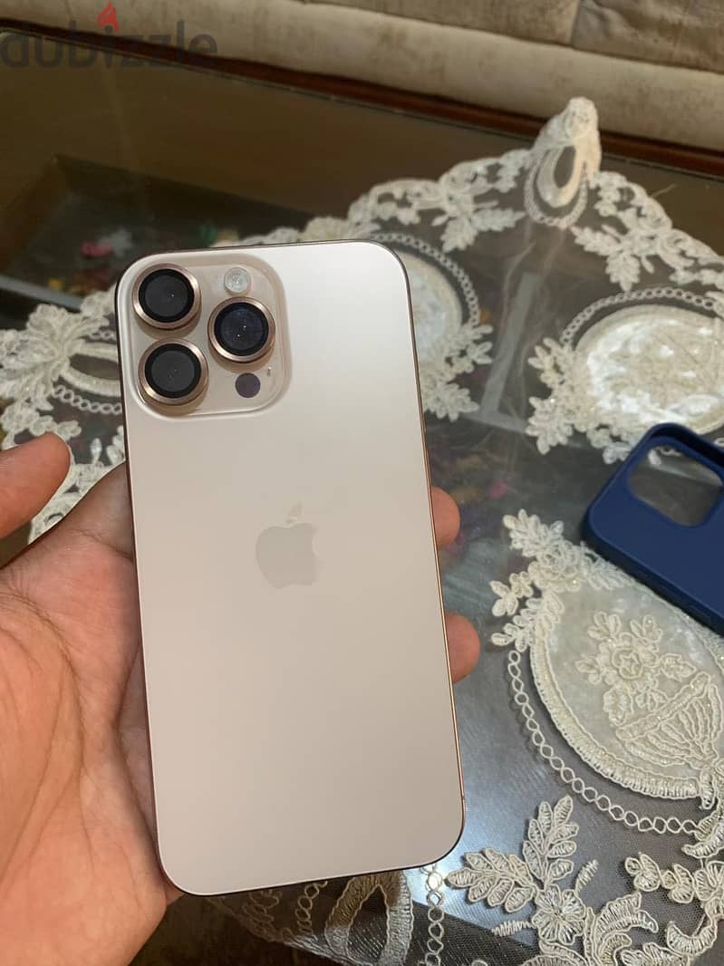 iPhone 16 Pro Max 1