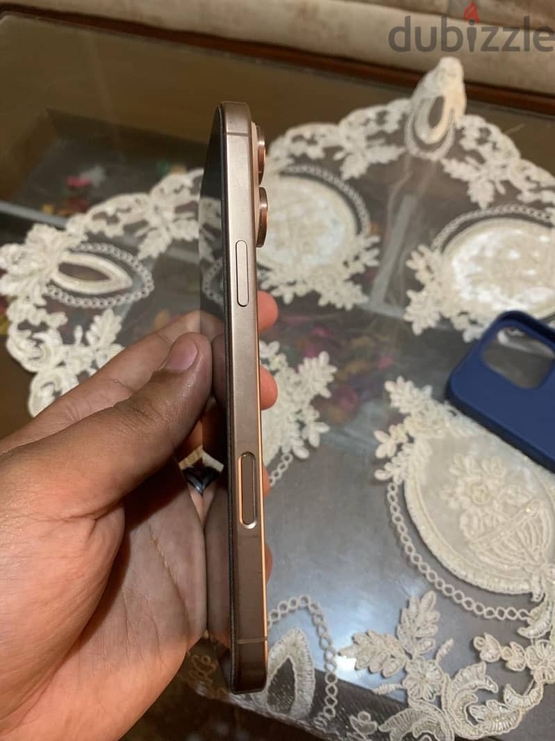 iPhone 16 Pro Max 2