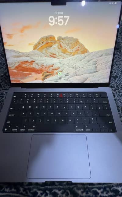 MacBook Pro 14 inch (M1pro/16GB/1TB SSD) حاله ممتازمع الشاحن الاصليw96