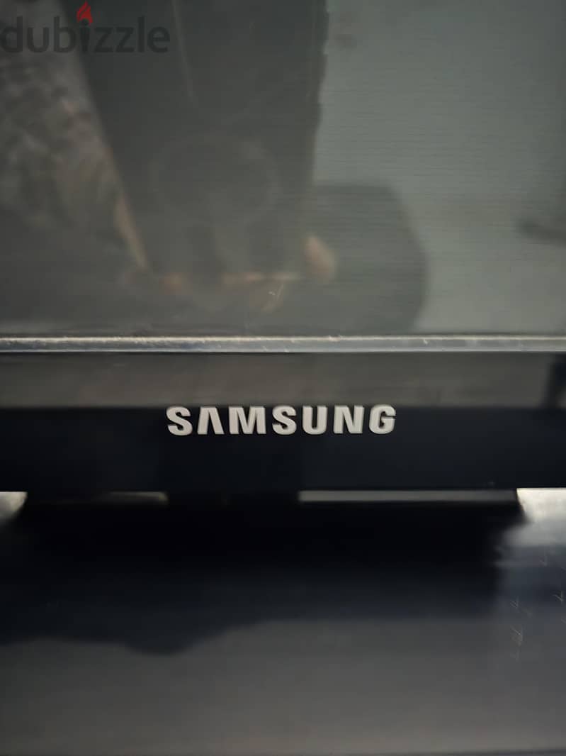 Samsung screen 43 HD plasma display 3